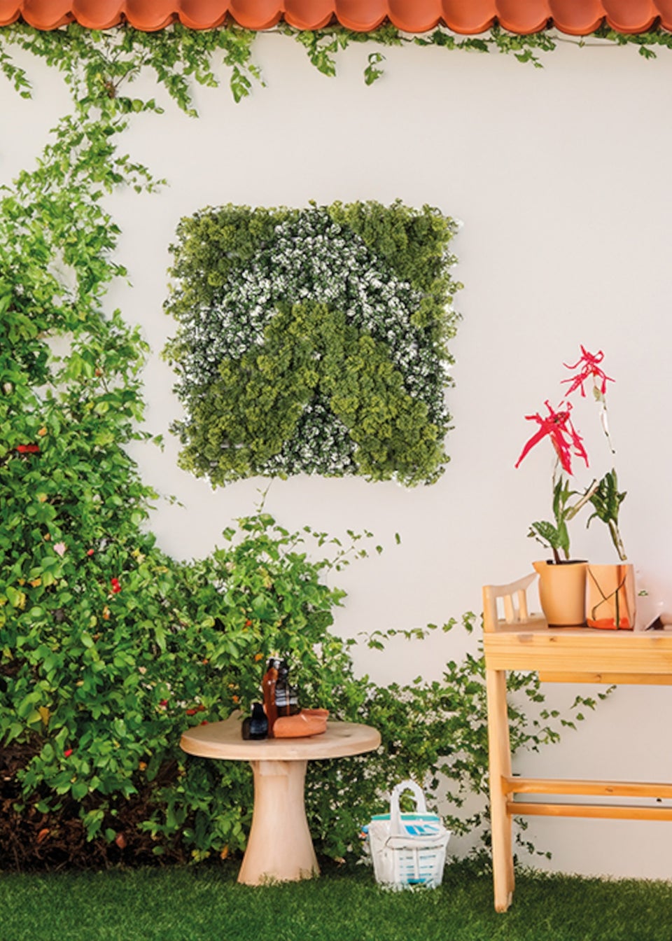 Premier Decorations Green Artificial Living Wall Festive Wave (50cm x 50cm)