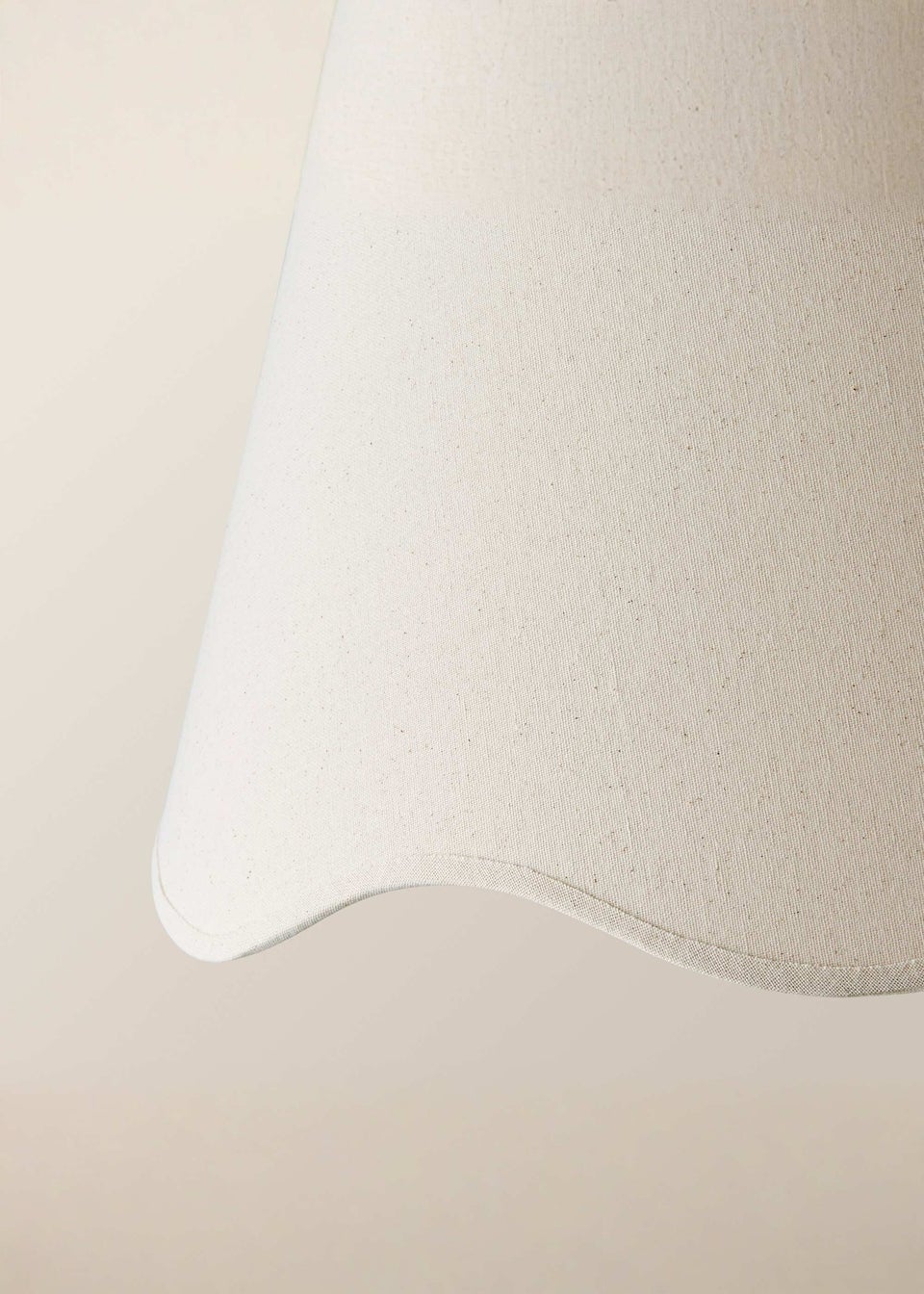 ValueLights Mabel Large Scalloped Natural Easy Fit Lampshade