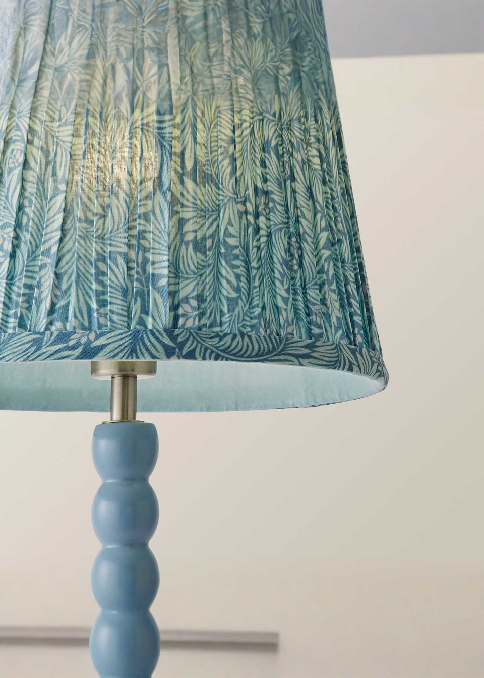 ValueLights Powder Blue Bobbin Table Lamp with Leaf Pleated Lampshade