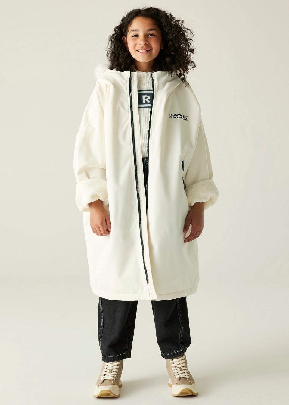 Regatta White Kids' Changing Robe (Age 3-13 years)