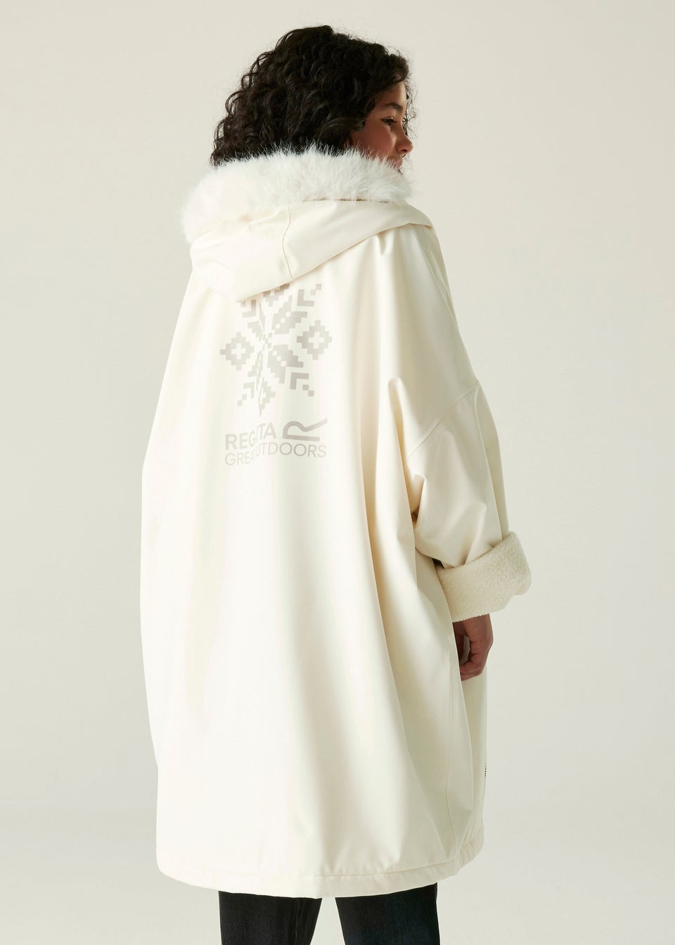 Regatta White Kids' Changing Robe (Age 3-13 years)