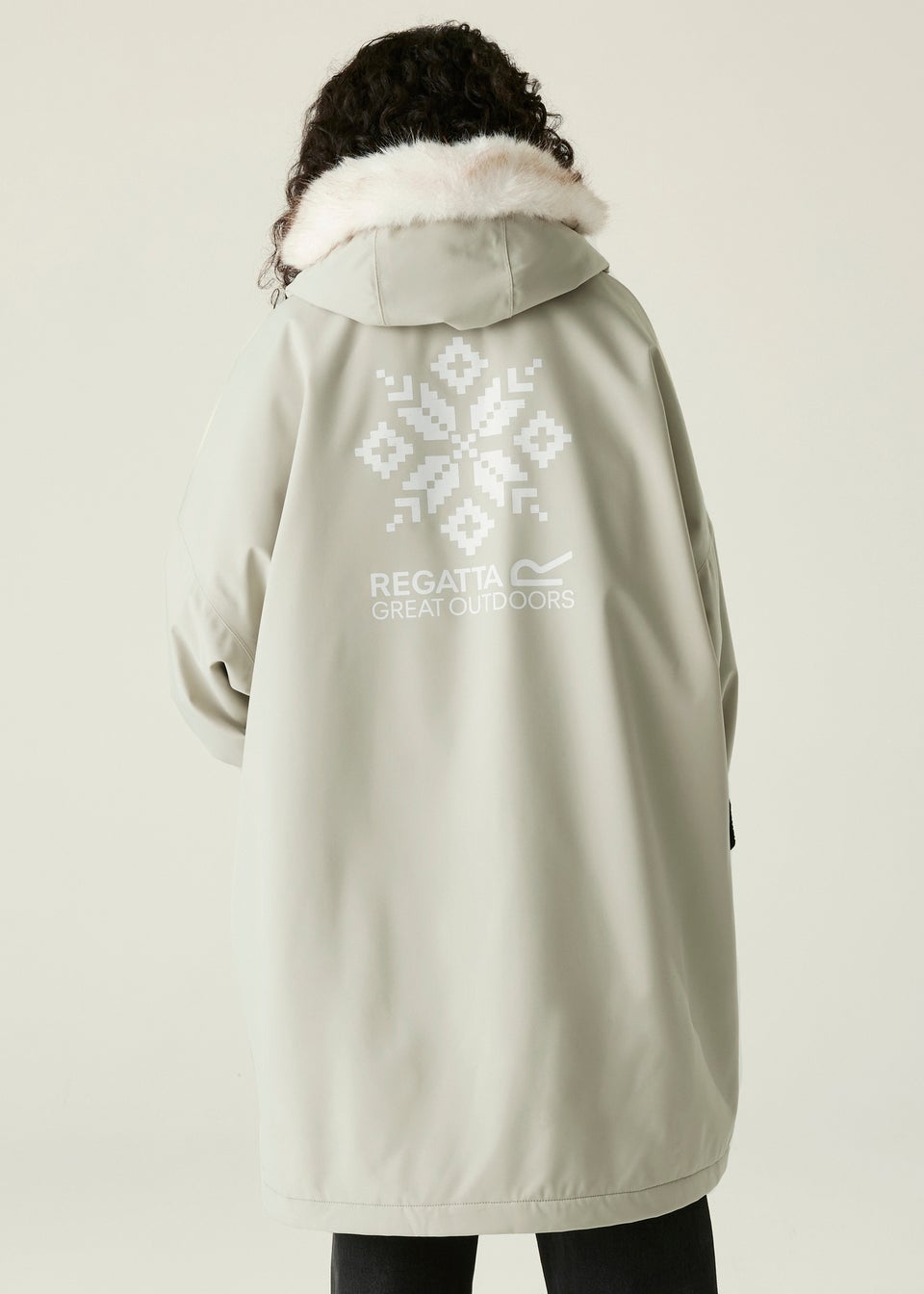Regatta White Kids' Changing Robe (Age 3-13 years)