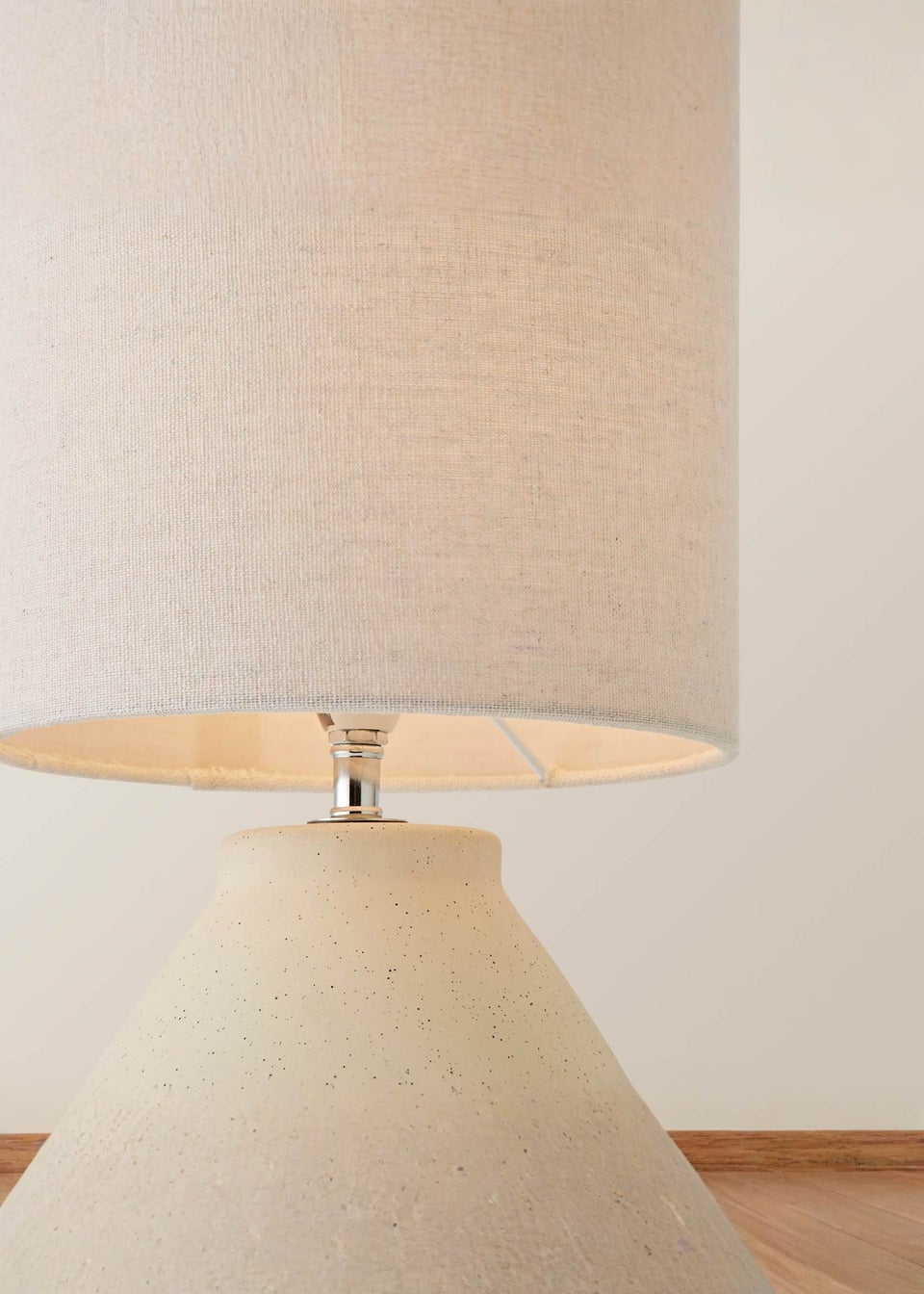 ValueLights Finn Cream Ceramic Rechargeable Table Lamp
