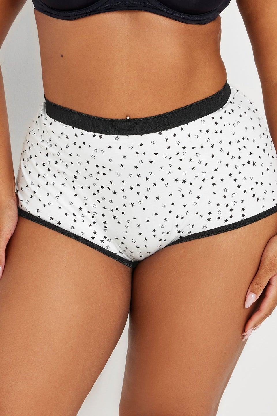 Yours 5 Pack Curve Black & White Star Print High Waisted Shorts