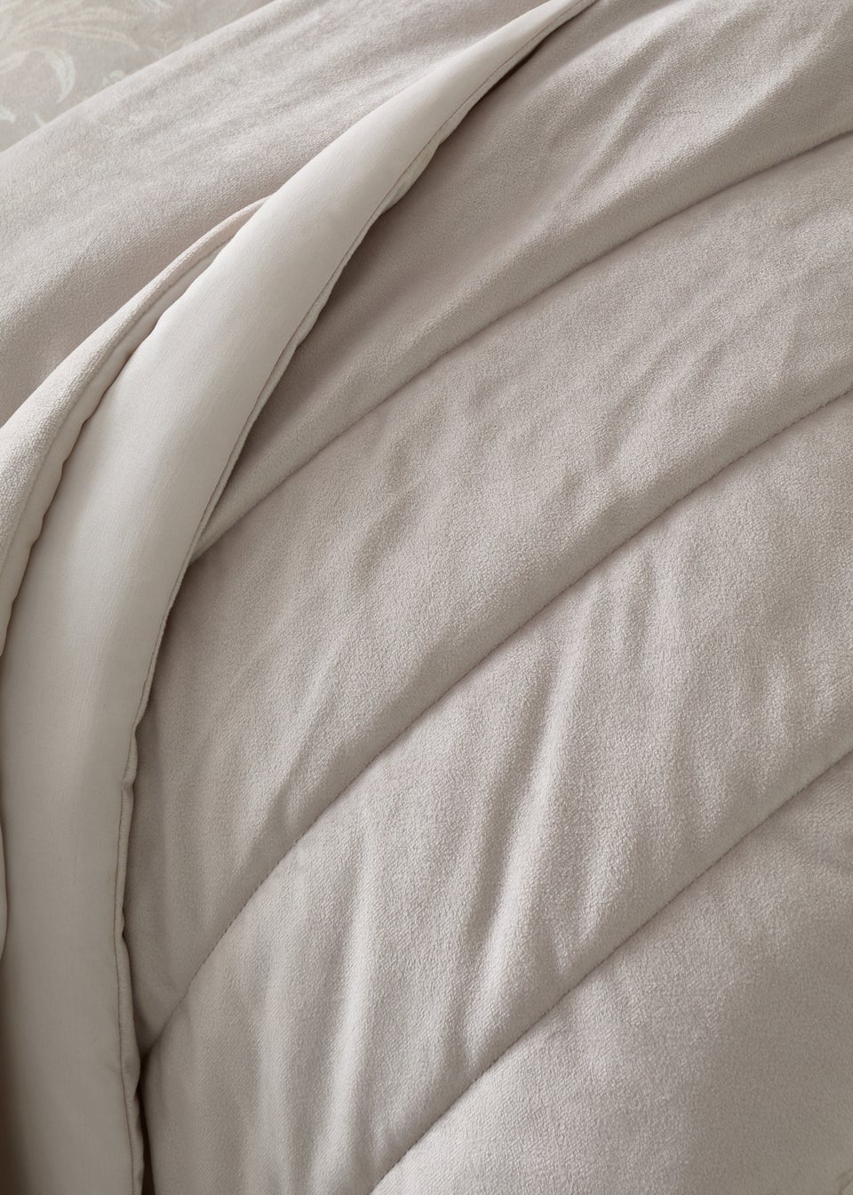 Bridgerton By Catherine Lansfield Regal Soft Velvet Quilted Bedspread Cream