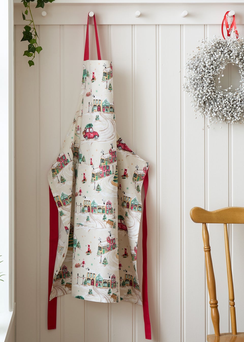 Catherine Lansfield Christmas Town Cotton Kitchen Adult Apron Natural