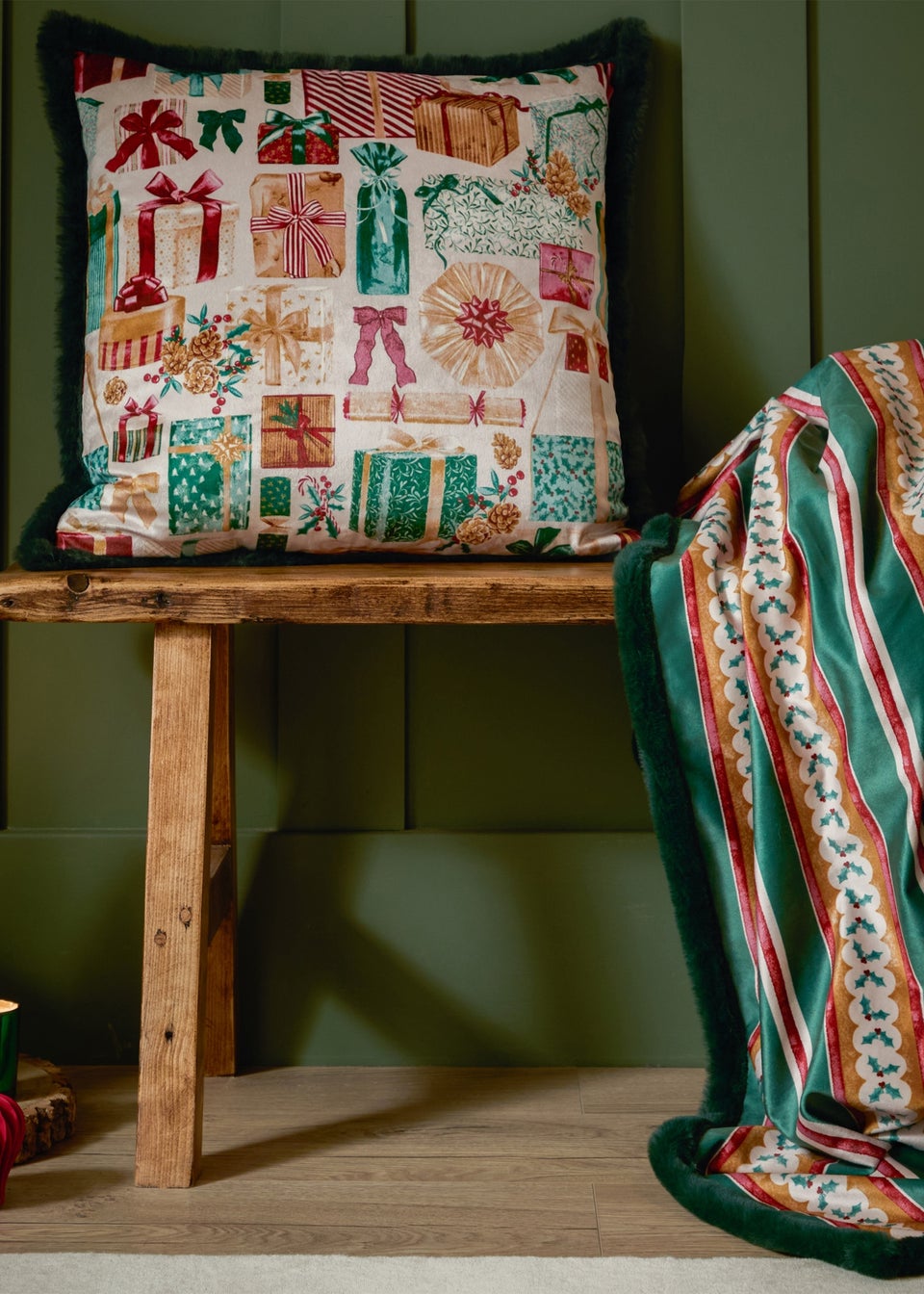 Furn All Wrapped Up Velvet Faux Fur Emerald/Red Cushion