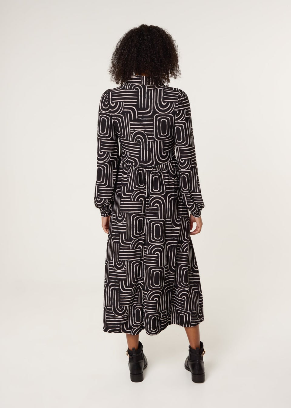 Blue Vanilla Black Shirred Bust Long Sleeve Midi Dress