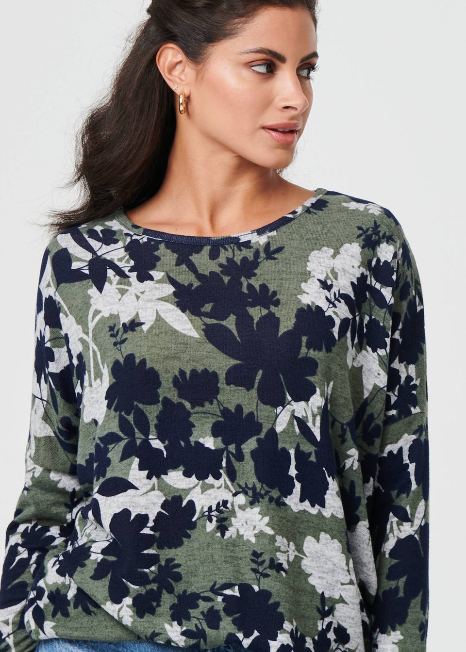 Izabel London Green Leaf Print Long Sleeve Relaxed Top