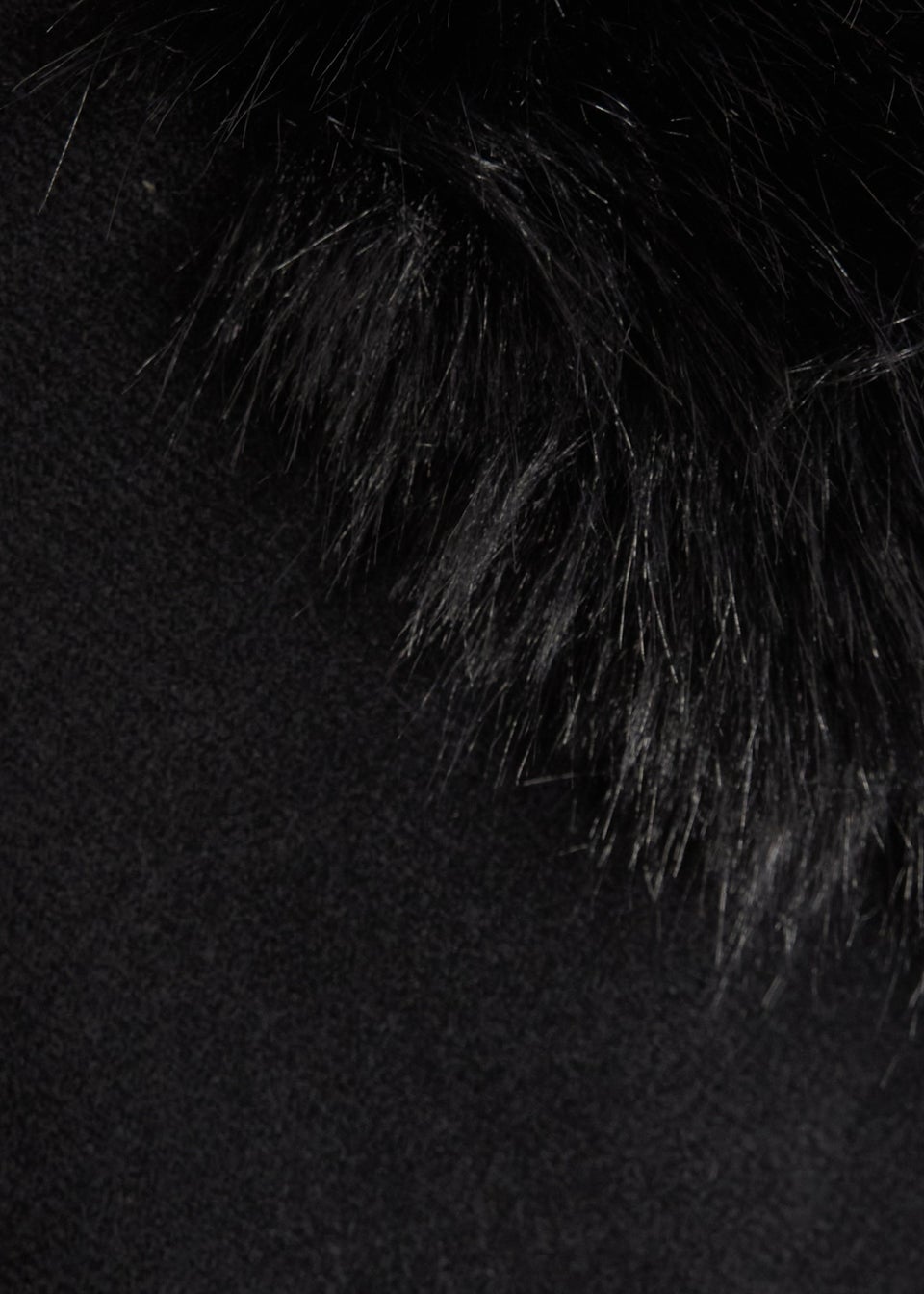 Quiz Black Long Knit Tassel Cape