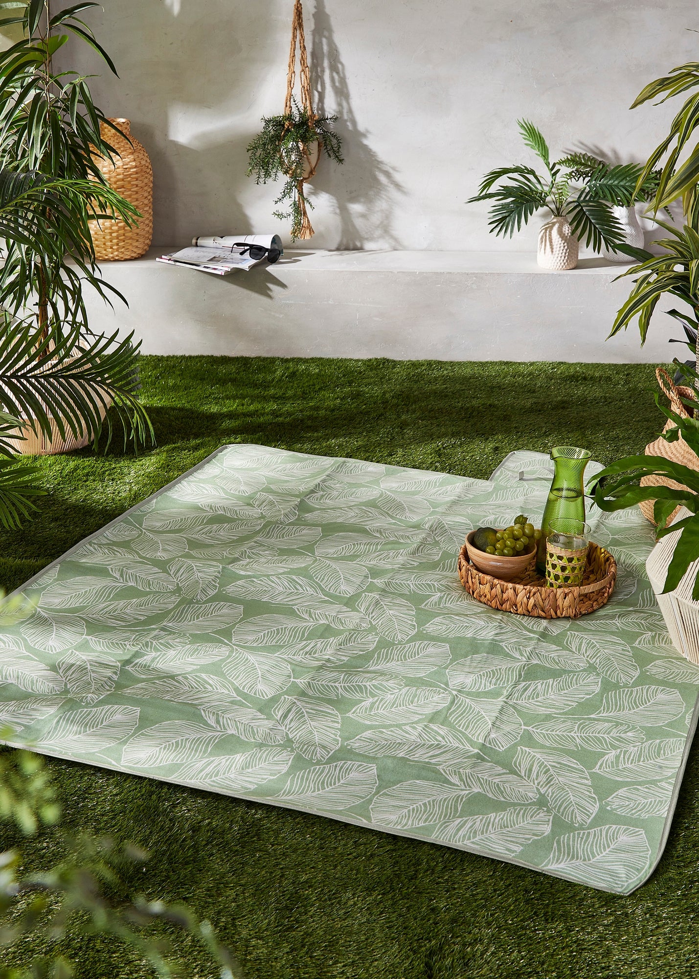 Fusion Matteo Green Picnic Blanket - 135 x 150cm | Matalan
