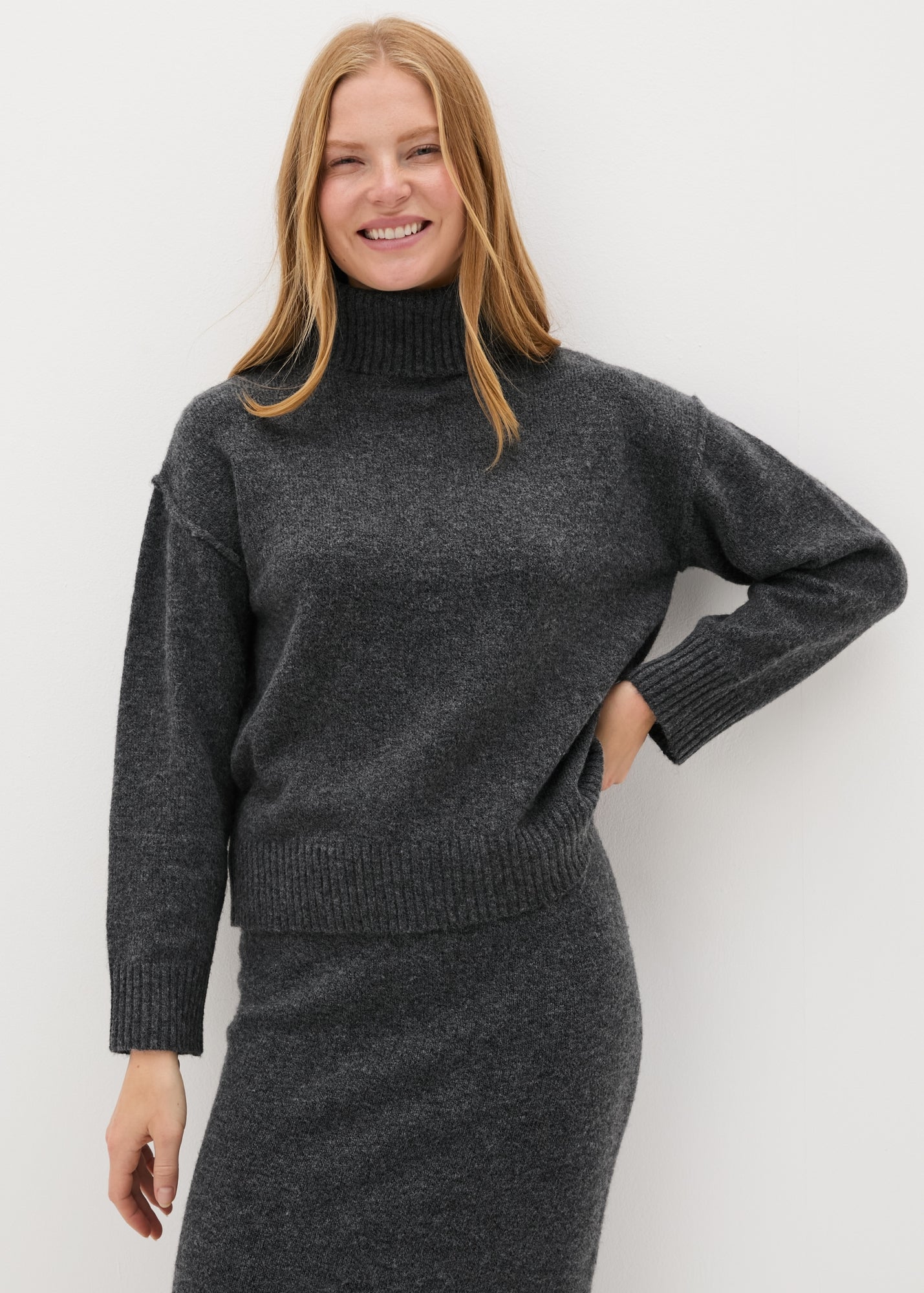 knit dress grey Threadbare Women's Grey Cable Knit Long Sleeve Ladies' Midi Dress main image 1
