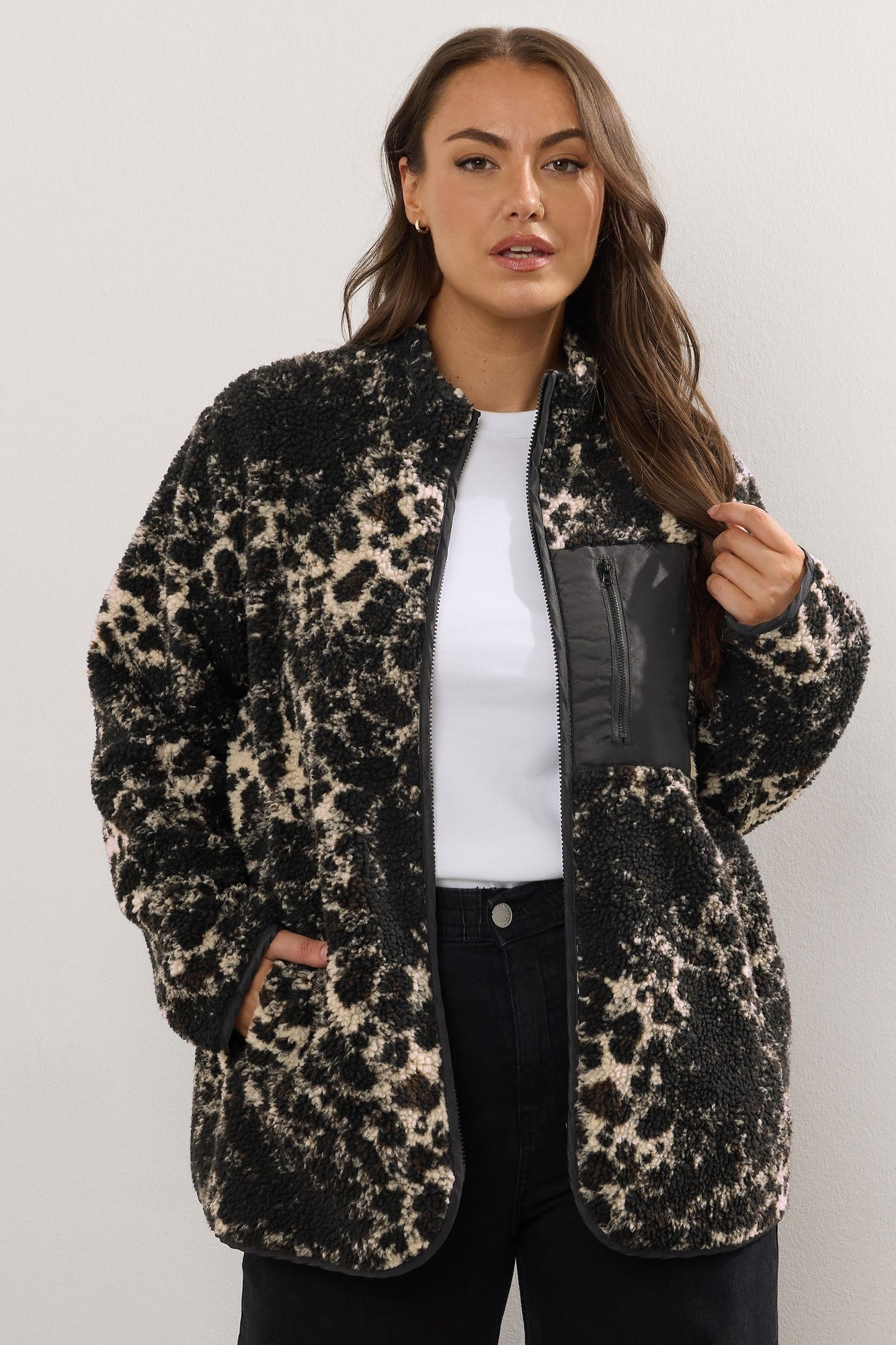 Yours Curve Black Leopard Pocket Teddy Fleece Jacket - 14 | Matalan