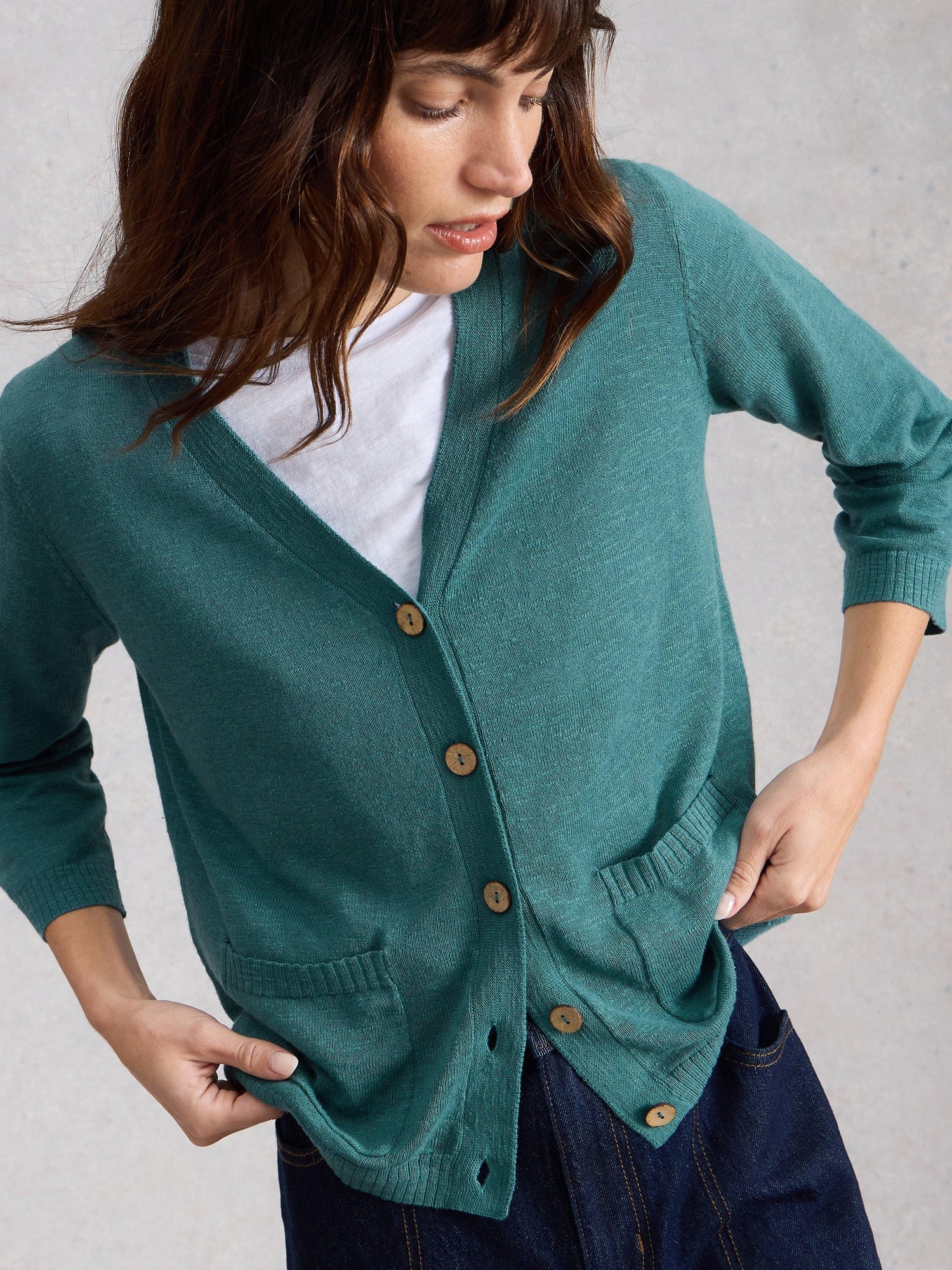 Cardigan Nova aus LeinenmischungAktueller Preis: 55,00 €. Unverbindliche Preisempfehlung: 68,00 €. Spare €13.00 .55,00 €68,00 €Sparen Sie €13.00Schnellansicht