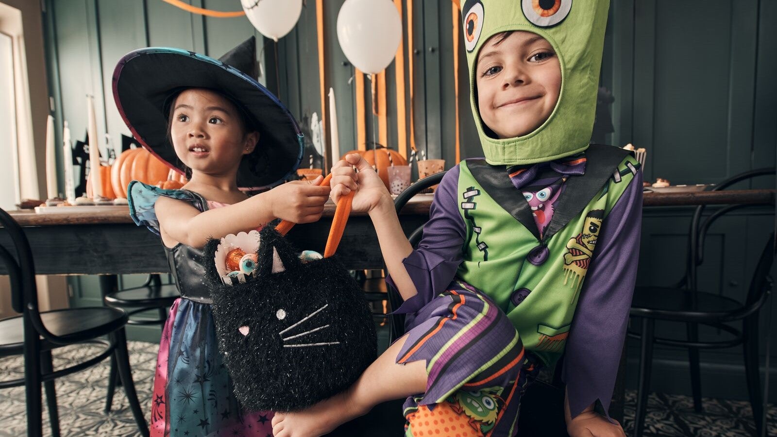 Halloween Costumes 