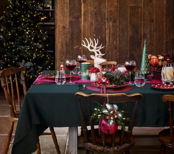 How to set a table for Christmas - Christmas Table Ideas & Set Up - Matalan